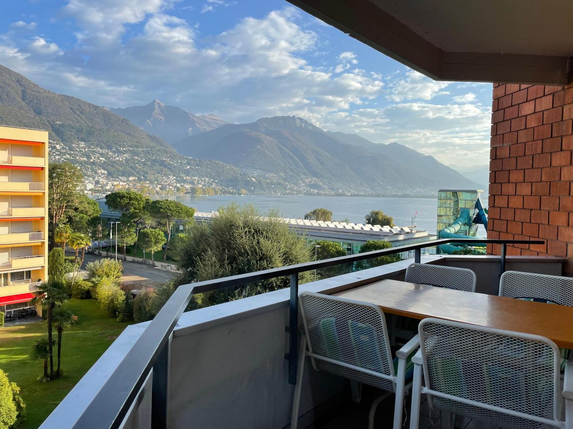 Locarno: Casa Lido Lägenhet Exteriör bild